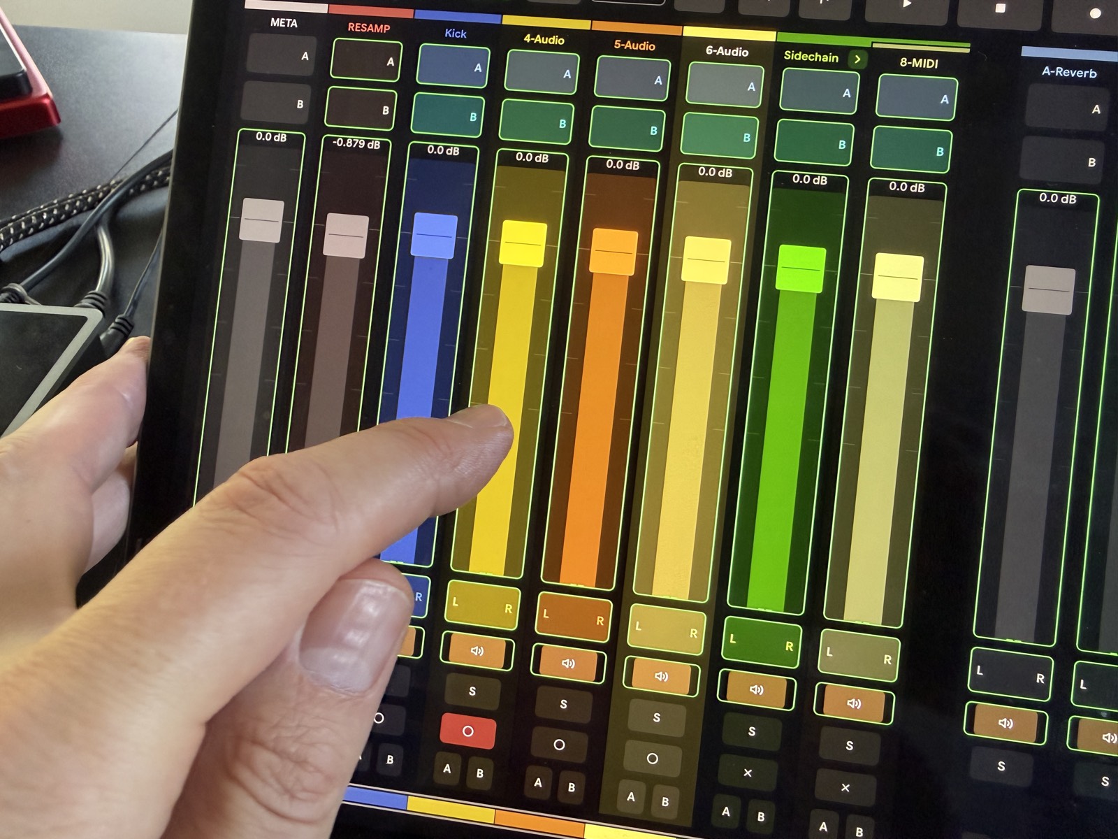 Tapping a mixer slider to select it